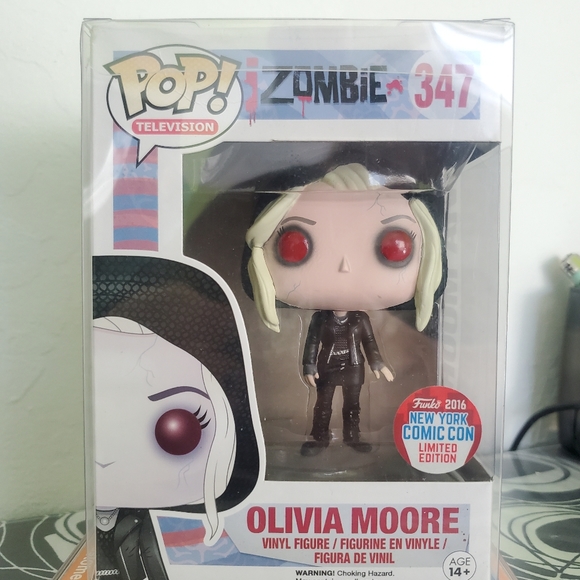 Olivia Moore Hood Funko Pop 347 NY Comic Con LE variant - Picture 10 of 10